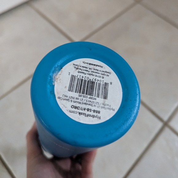 Hydroflask 21oz - with Sports Cap - Picture 3 of 7